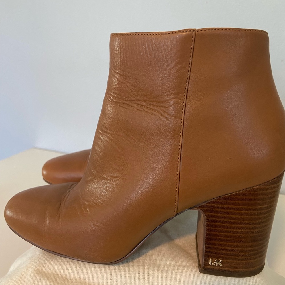 Michael Kors boots size 7